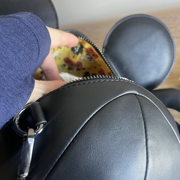 Disney Mickey Mouse Glow-in-the-Dark Spider Crossbody Loungefly‎ Stitch Shoppe - Picture 10 of 12